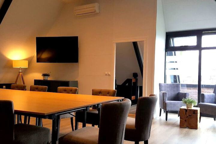 Business Center 49 of 62