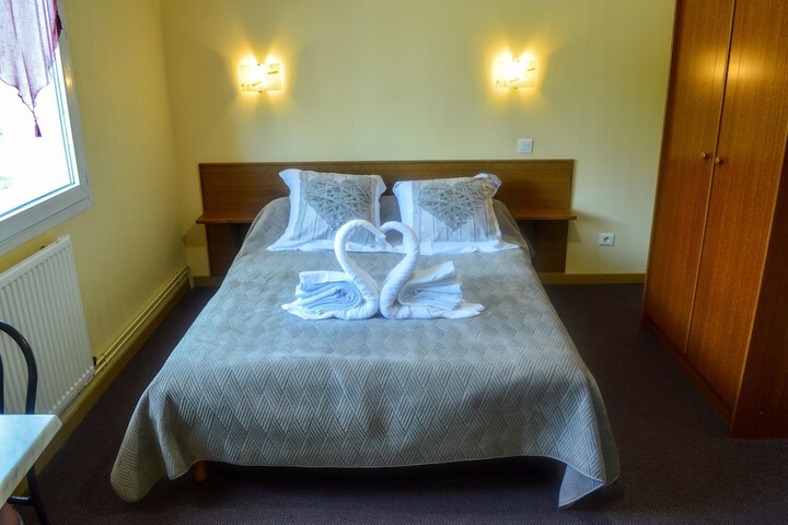 Room 4 of 48