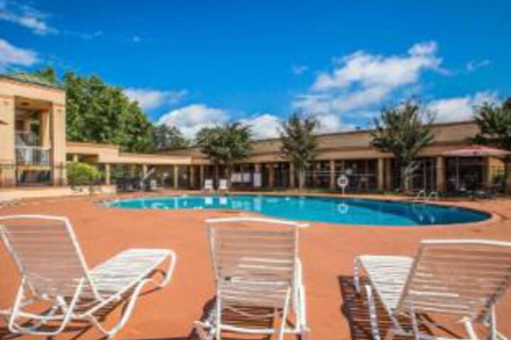 Pool 8 of 23
