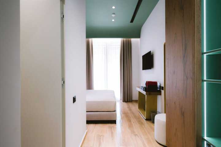 Room 13 of 91