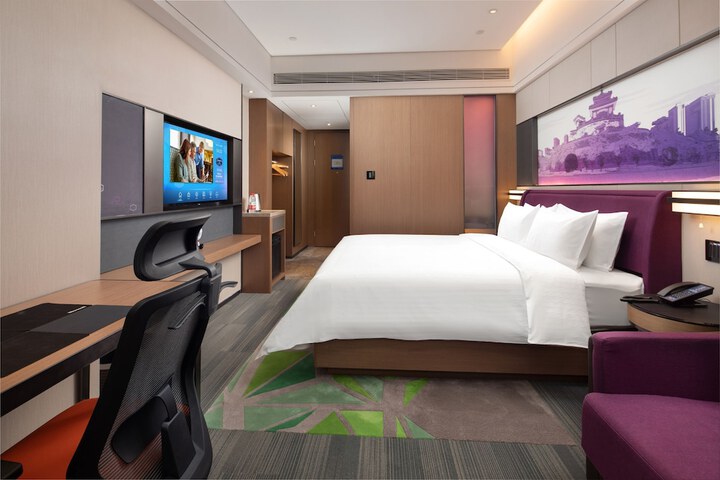 Room 12 of 42