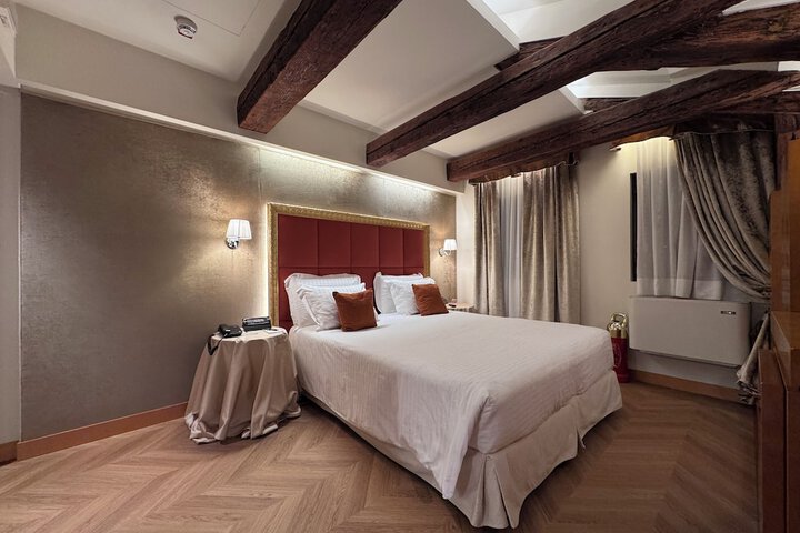 Room 204 of 290