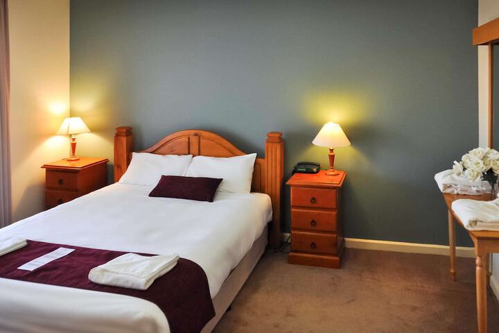 Room 12 of 36