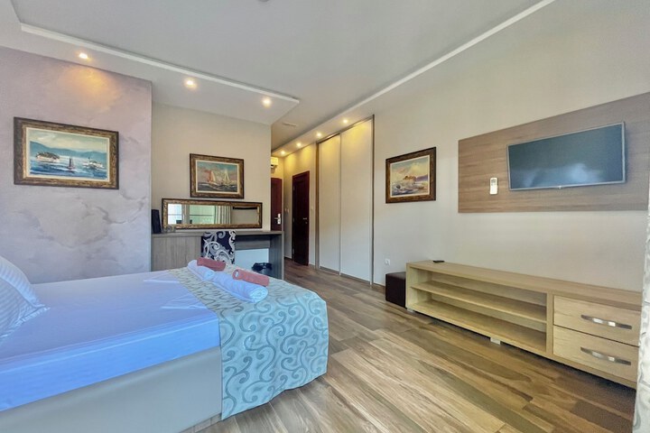 Room 42 of 119