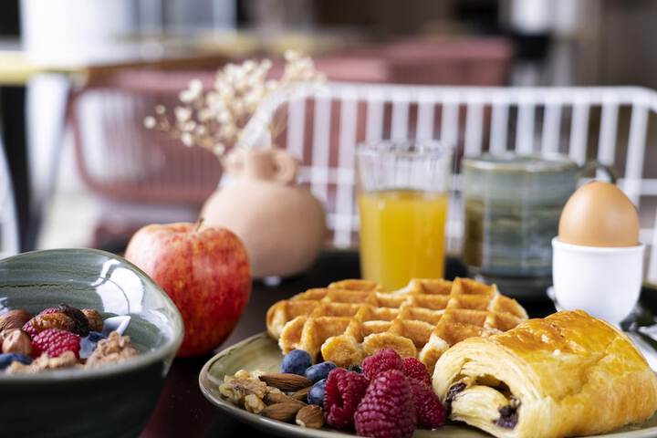 Breakfast/Coffee Service 29 of 48