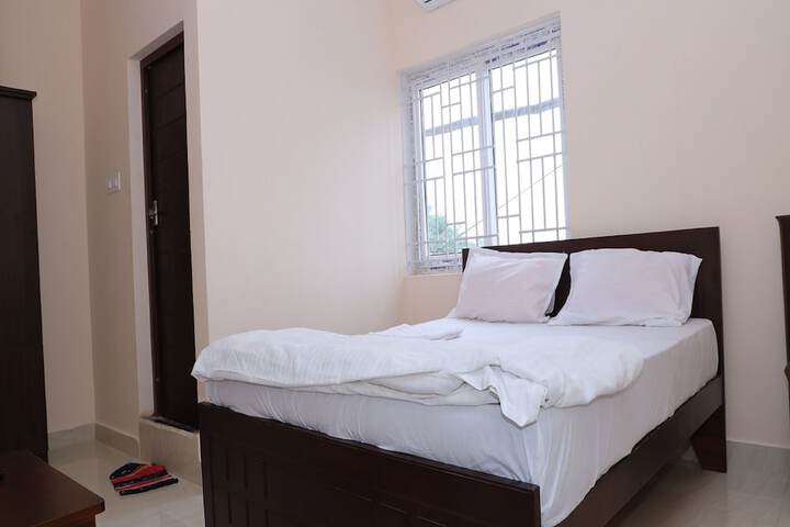 Room 9 of 22