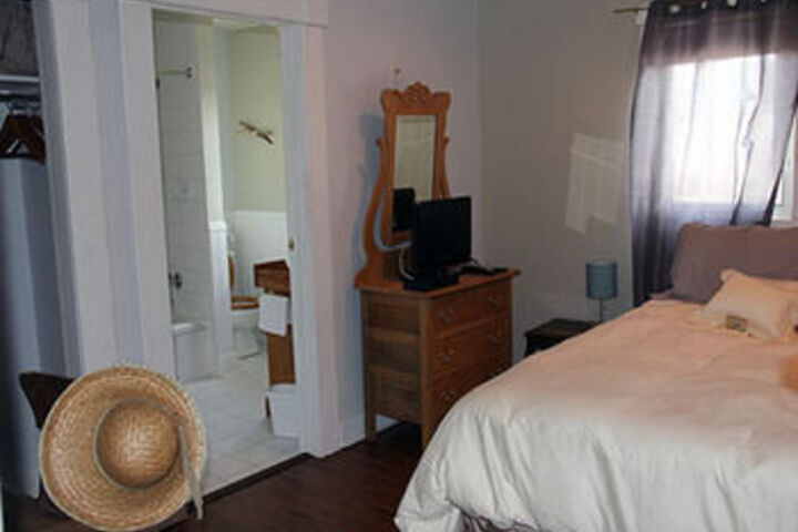 Room 26 of 40