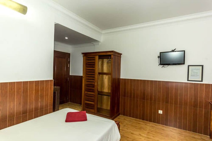 Room 6 of 39