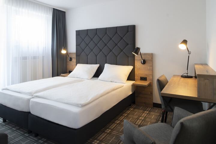 Room 6 of 14
