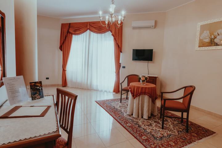 Room 5 of 36