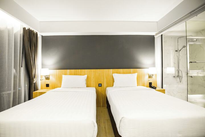 Room 7 of 37