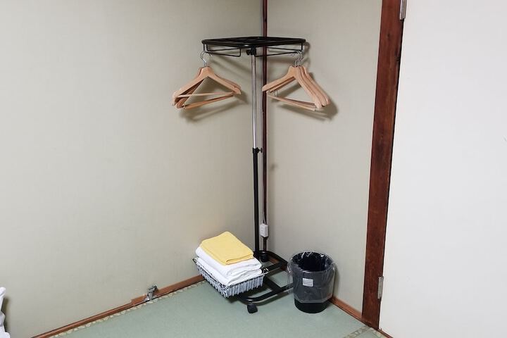 Room 18 of 29