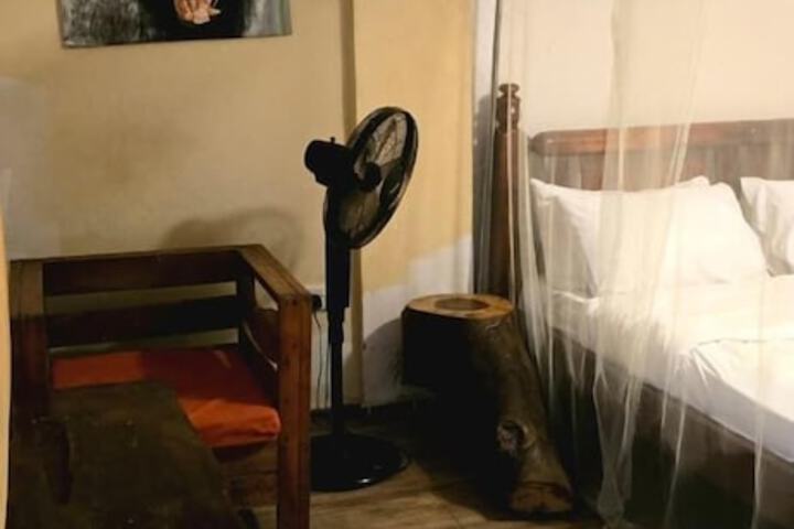 Room 13 of 43