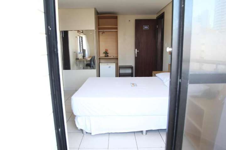 Room 10 of 31