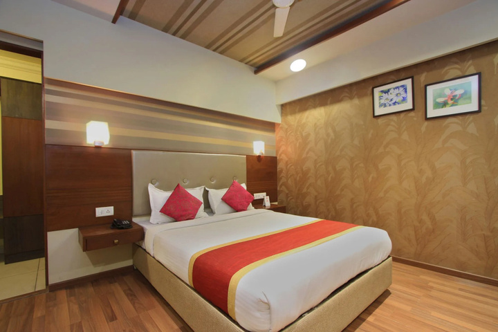 Room 3 of 20
