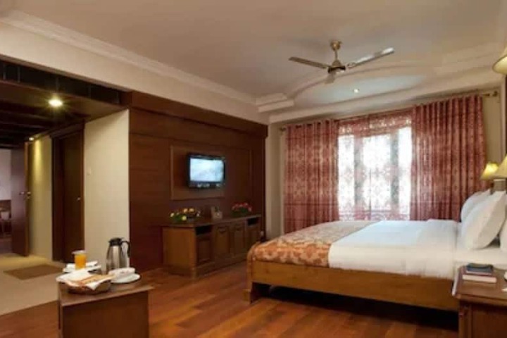 Room 5 of 32
