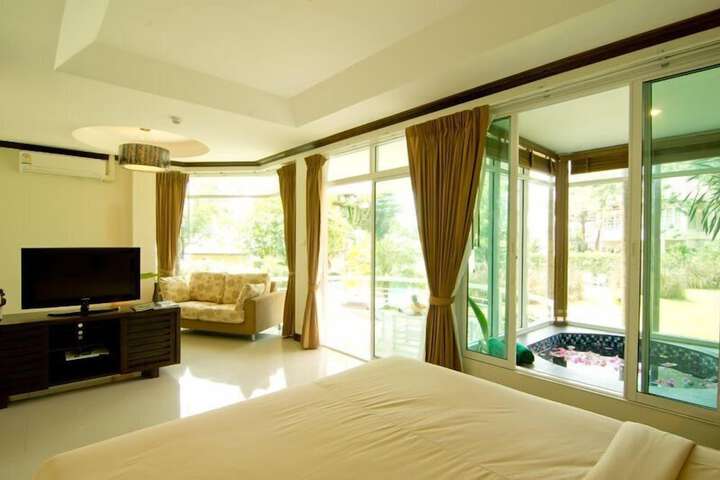 Room 13 of 61