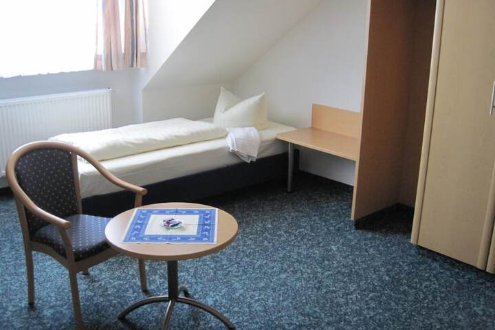 Room 15 of 30