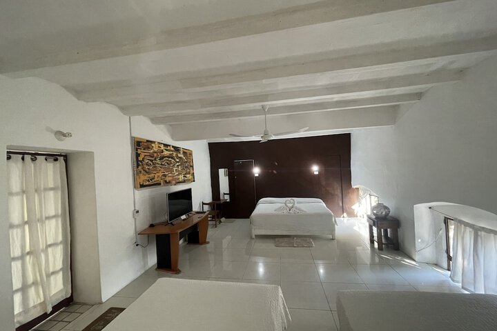 Room 4 of 27
