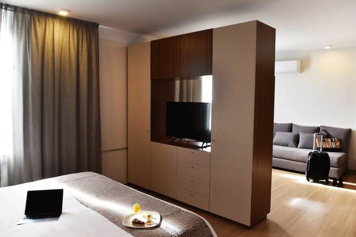 Room 9 of 53