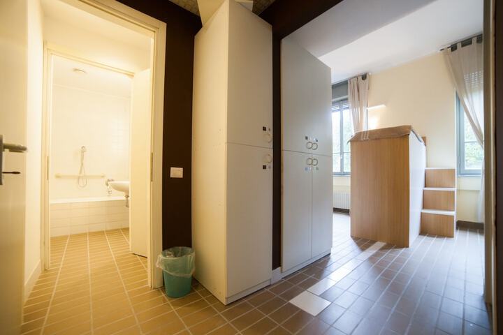 Room 21 of 45