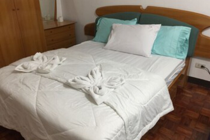 Room 26 of 103
