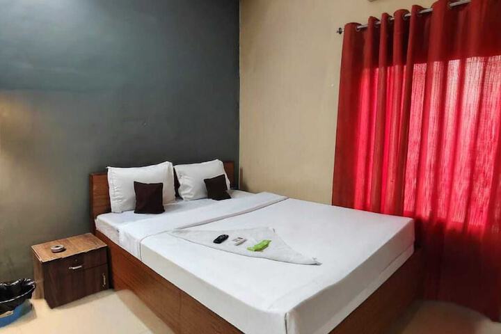 Room 52 of 83