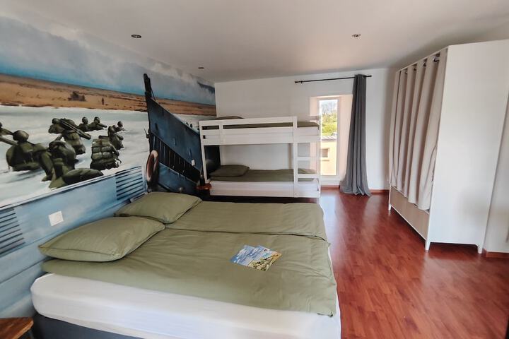 Room 27 of 64