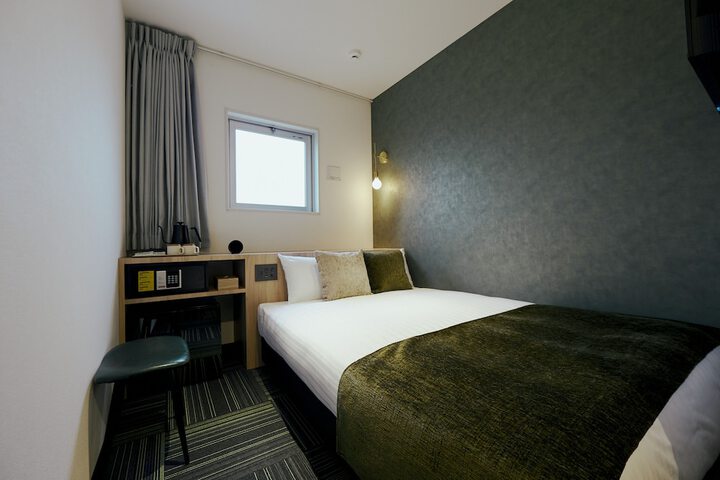 Room 15 of 34