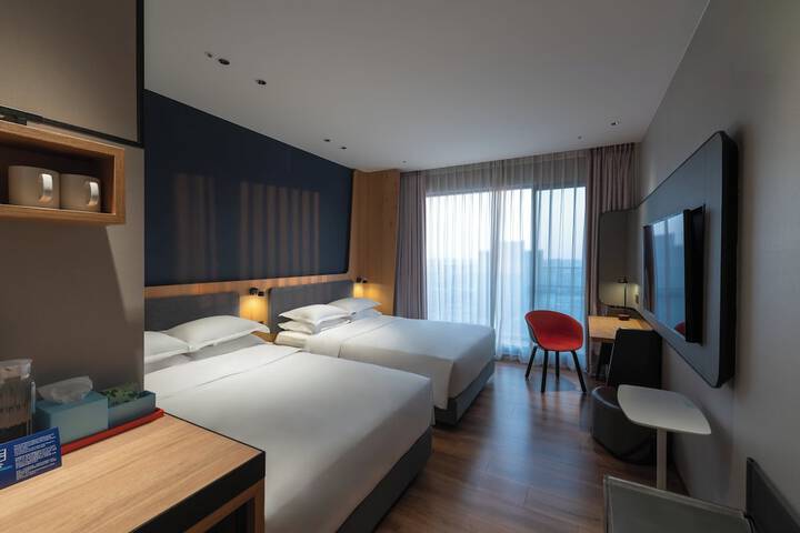 Room 31 of 82
