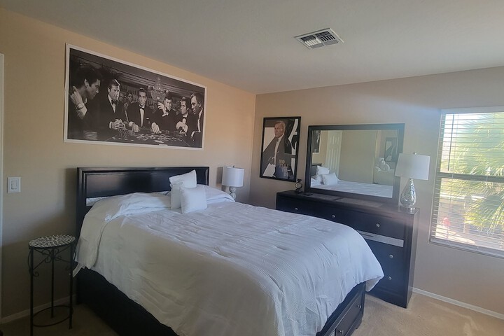 Room 14 of 34