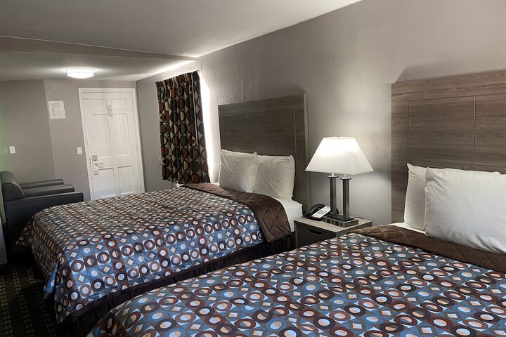 1 Queen Bed (8 of 56)