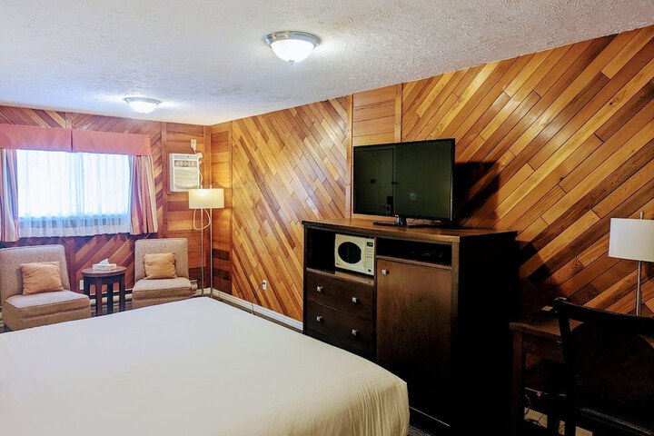 Room 32 of 66