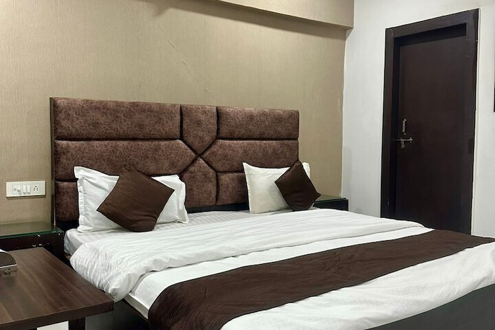 Room 21 of 36