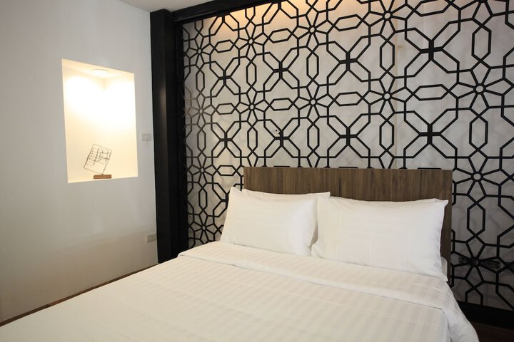 Room 15 of 108
