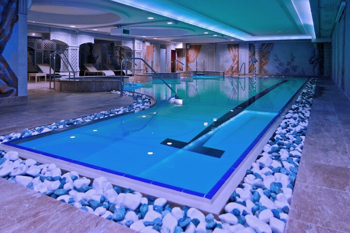 Pool 49 of 72