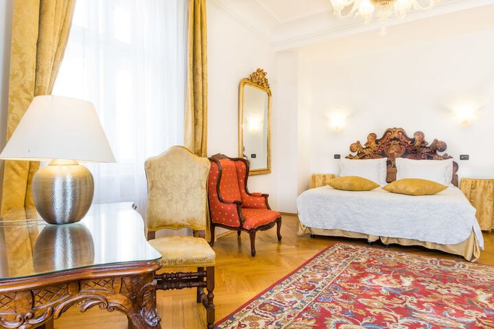 Room 4 of 59