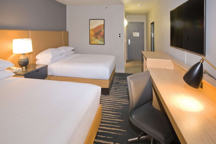 2 Queen Beds (1 of 6)