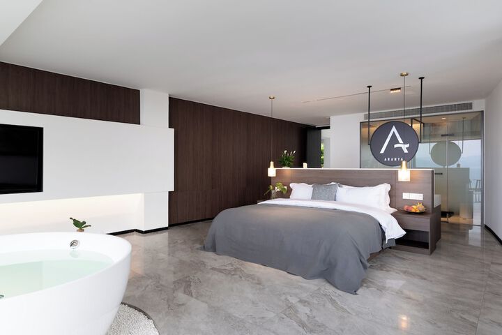 Room 81 of 288