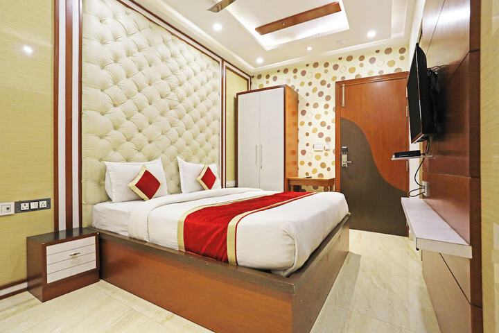 Room 28 of 115