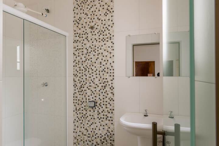 Room 16 of 18