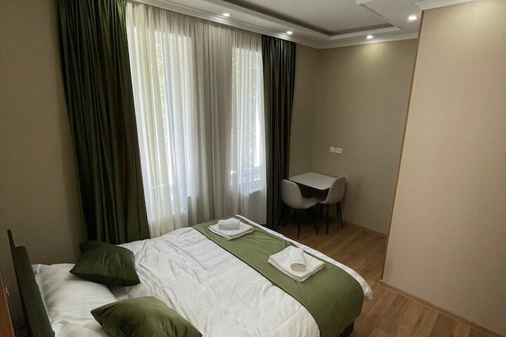 Room 2 of 27