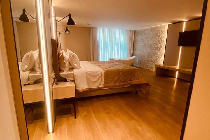 Room 4 of 35