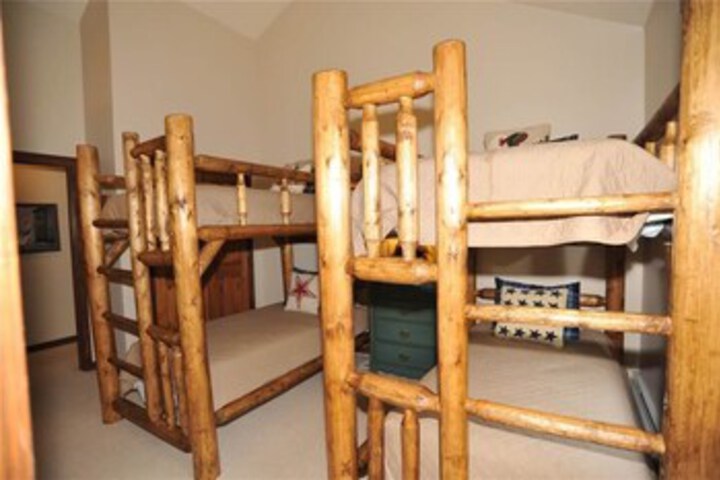 Room 35 of 38