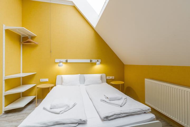 Room 20 of 146