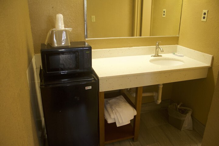 Room 12 of 21