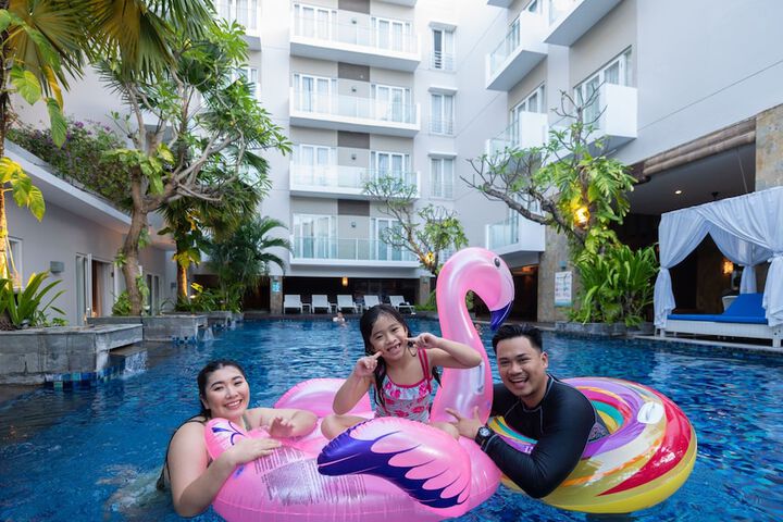 Pool Hotel