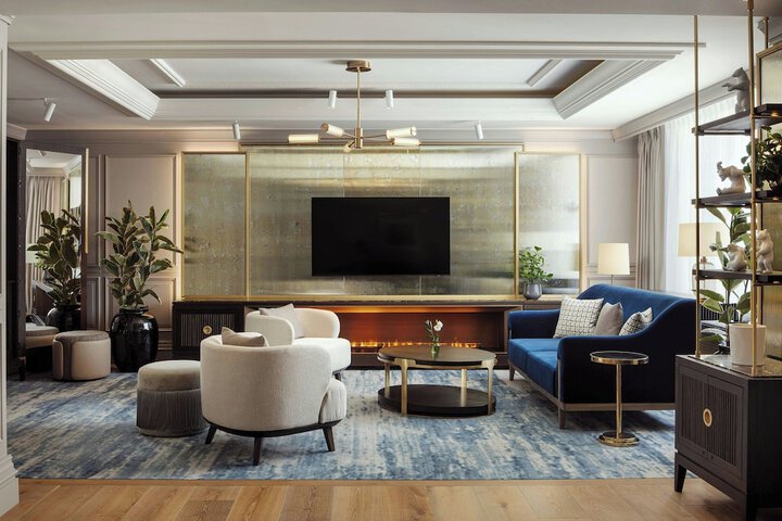 Lounge 141 of 152