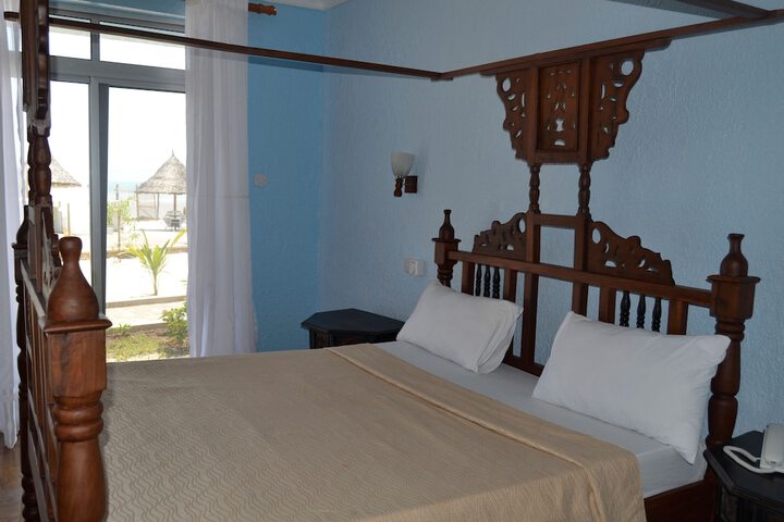 Room 5 of 146