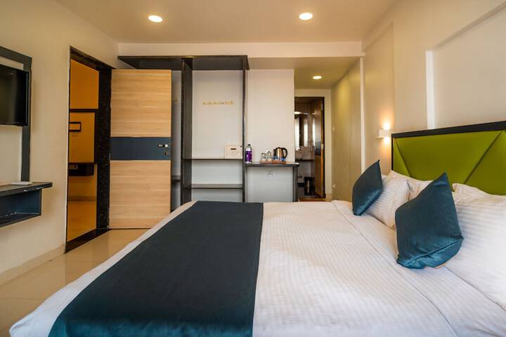 Room 52 of 187